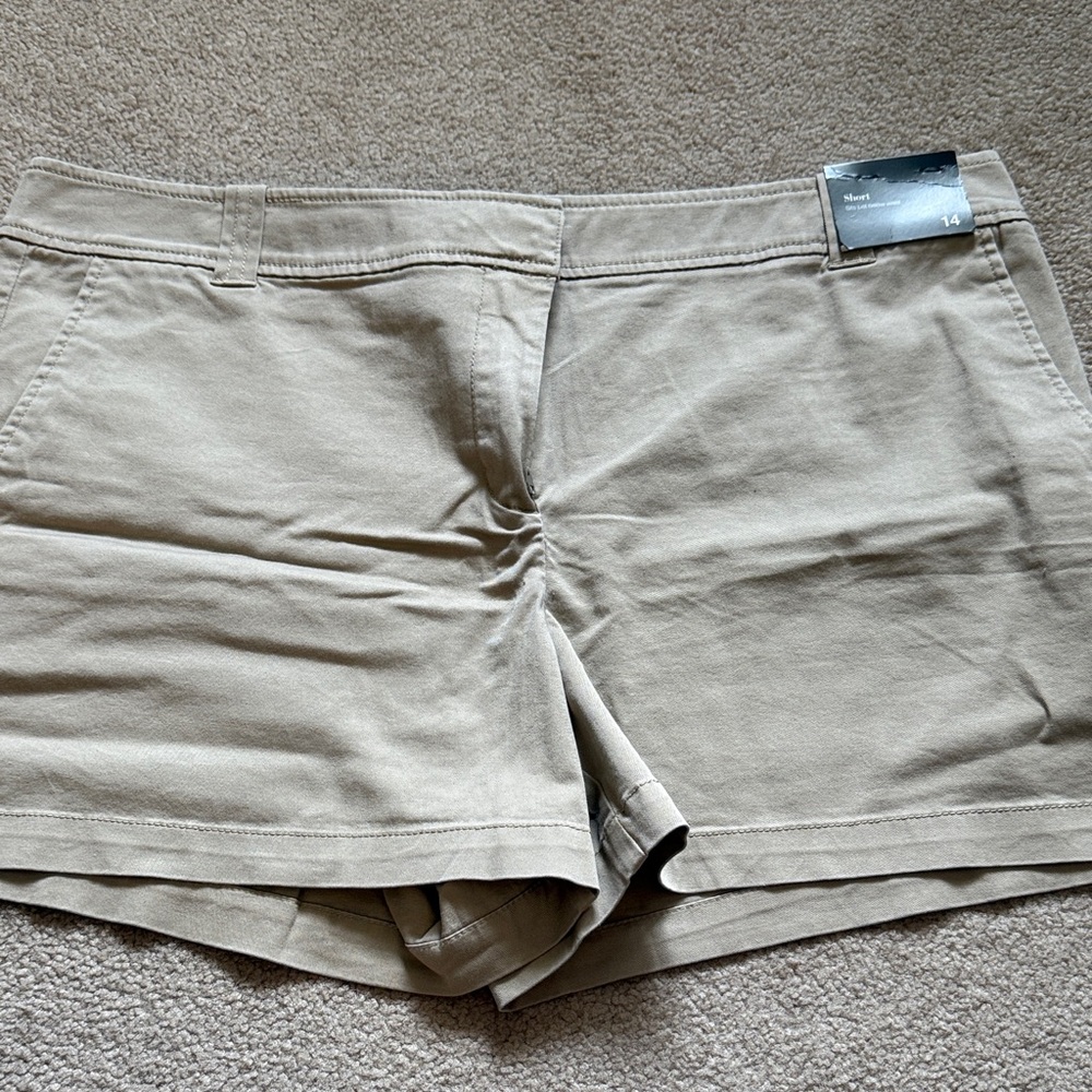 New York & Company Beige Women's Shorts